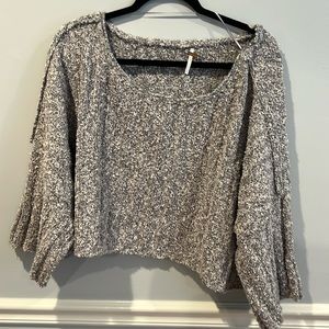 Free People Sweater crop only worn two times like new